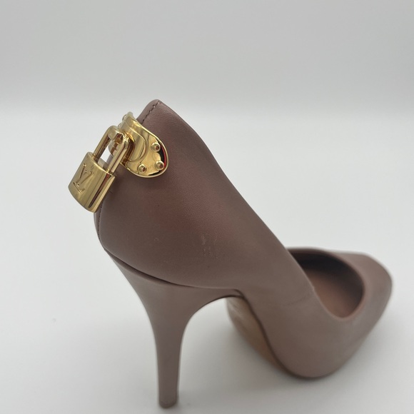 Louis Vuitton Oh Really Lock It Peep Toe Platform Pumps Nude - Picture 6 of 8